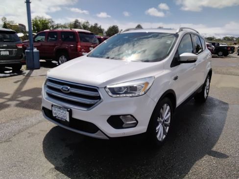 Used 2017 Ford Escape Titanium w/ Canadian Touring Package AWD/4WD image 1