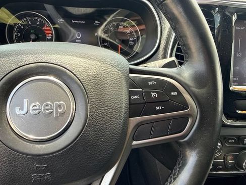 Used 2019 Jeep Cherokee Limited AWD/4WD image 19
