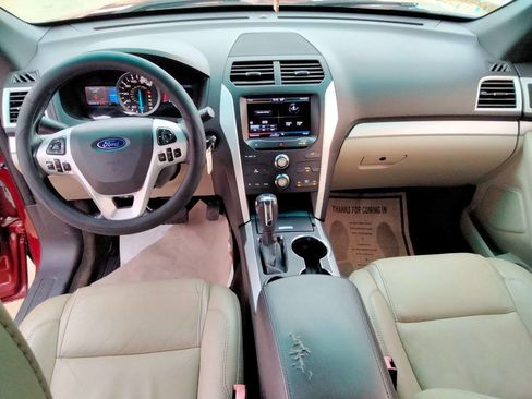 Used 2015 Ford Explorer XLT w/ Equipment Group 202A image 18