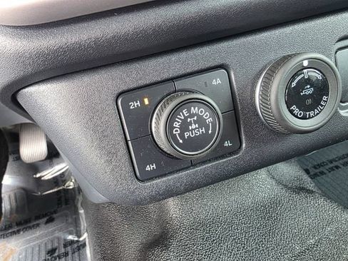 Used 2025 Ford Expedition Max XL AWD/4WD image 30
