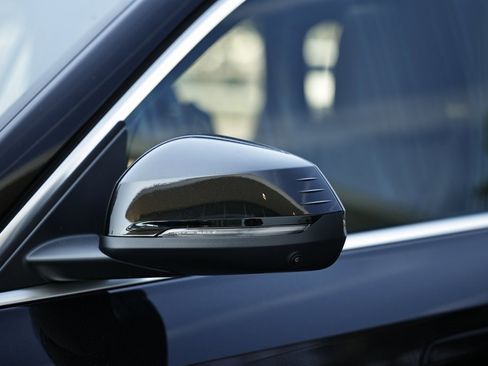 Used 2025 BMW X1 xDrive28i w/ Technology Package image 12