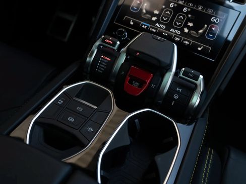 Used 2021 Lamborghini Urus AWD/4WD image 51
