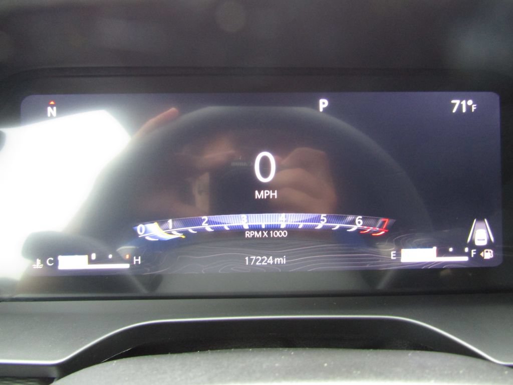 Used 2025 Jeep Grand Cherokee Altitude AWD/4WD image 24