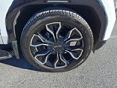 Used 2025 GMC Sierra EV Denali image 3