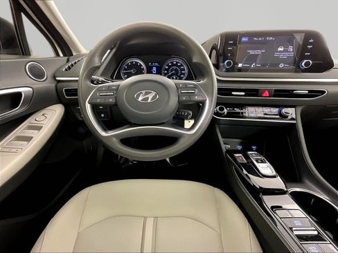 Used 2022 Hyundai Sonata SE w/ Cargo Package FWD image 8