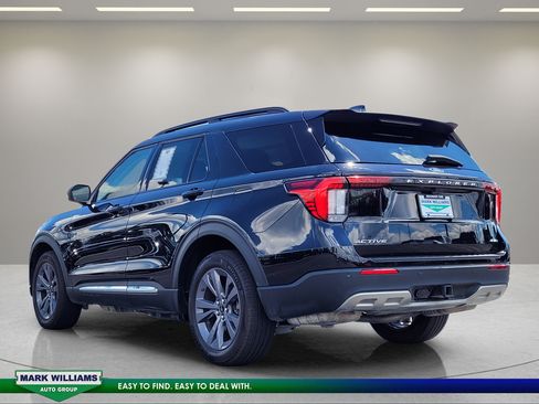 Certified 2025 Ford Explorer Active w/ Active Comfort Package AWD/4WD image 6