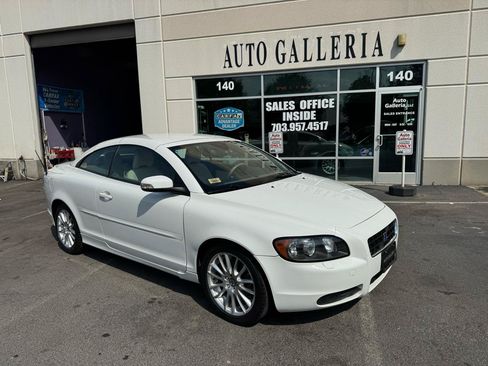 Used 2009 Volvo C70 T5 FWD image 4