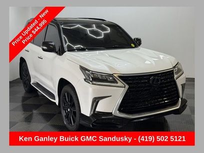 Used 2016 Lexus LX 570 4WD w/ Luxury Package