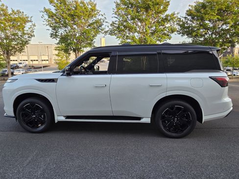New 2026 INFINITI QX80 4WD w/ Sport Exterior Package image 9