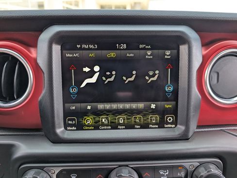 Used 2022 Jeep Wrangler Unlimited Rubicon image 24