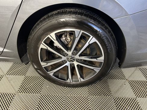 Used 2025 Volkswagen Jetta Sport image 29