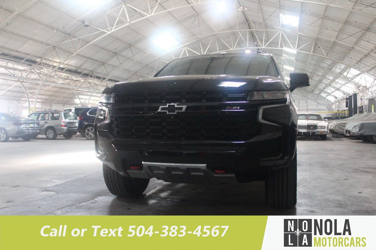 Used 2023 Chevrolet Suburban Z71 w/ Luxury Package AWD/4WD image 4