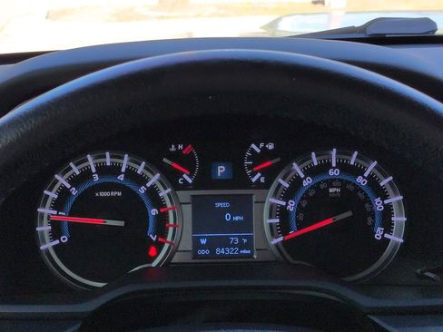 Used 2018 Toyota 4Runner TRD Off-Road Premium AWD/4WD image 25
