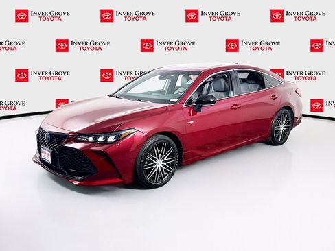 Used 2019 Toyota Avalon XSE w/ Carpet Mat Package FWD image 1