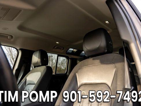 Used 2020 Land Rover Defender 110 SE image 13