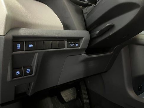 Certified 2023 Toyota Sienna LE FWD image 16