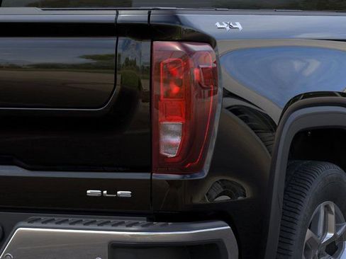 New 2026 GMC Sierra 1500 SLE AWD/4WD image 11