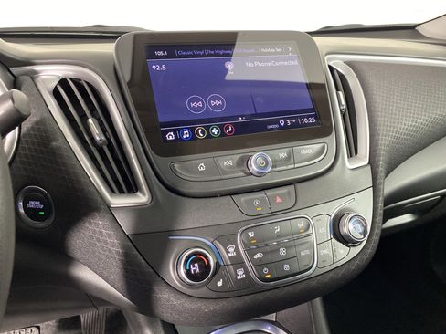 Used 2025 Chevrolet Malibu LT image 28