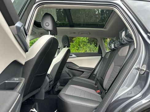 New 2026 Volkswagen Taos SE AWD/4WD image 18
