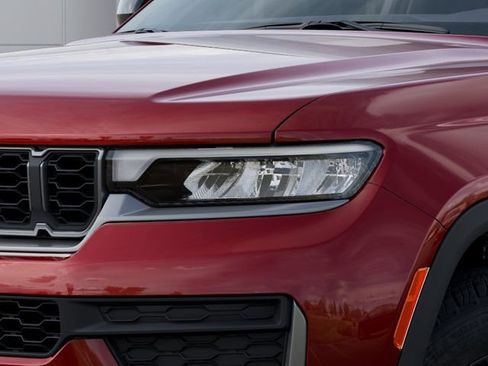 New 2026 Jeep Grand Cherokee Altitude image 10