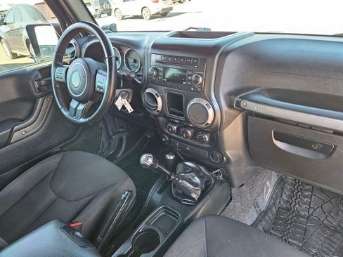 Used 2017 Jeep Wrangler Unlimited Sport w/ Connectivity Group AWD/4WD image 24