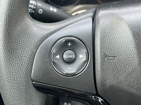 Used 2016 Honda HR-V LX image 14