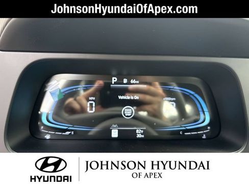 Used 2025 Hyundai Elantra Sport FWD image 21