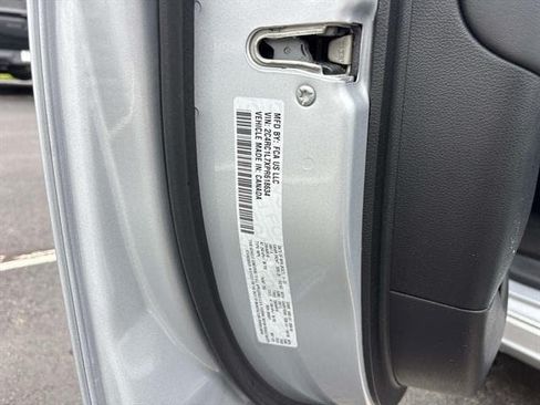 Used 2023 Chrysler Pacifica Touring-L w/ S Appearance Package FWD image 29