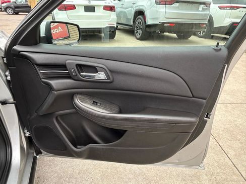 Used 2016 Chevrolet Malibu LT FWD image 16