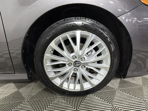 Used 2019 Toyota Camry XLE image 36
