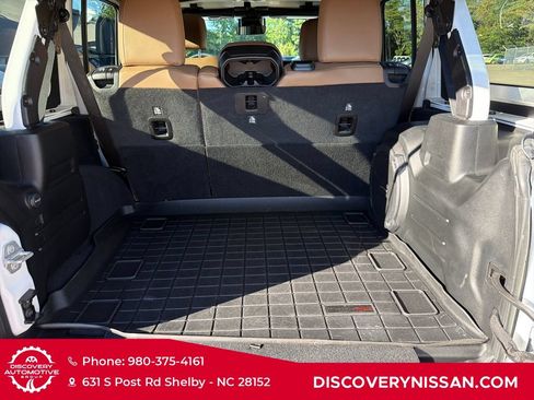 Used 2020 Jeep Wrangler Unlimited Sahara w/ Dual Top Group AWD/4WD image 32