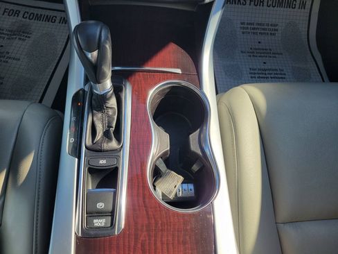 Used 2016 Acura TLX FWD image 19