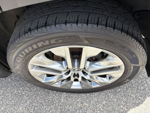 Used 2019 Toyota RAV4 XLE Premium w/ Cold Weather Package AWD/4WD image 28