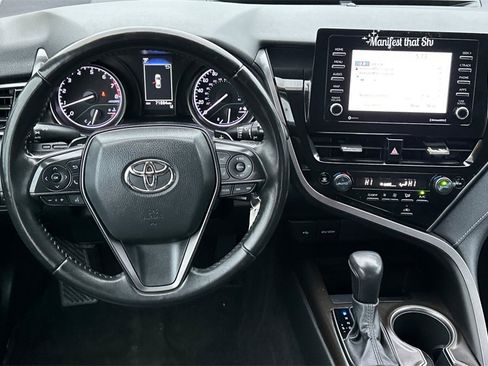 Used 2022 Toyota Camry SE image 17