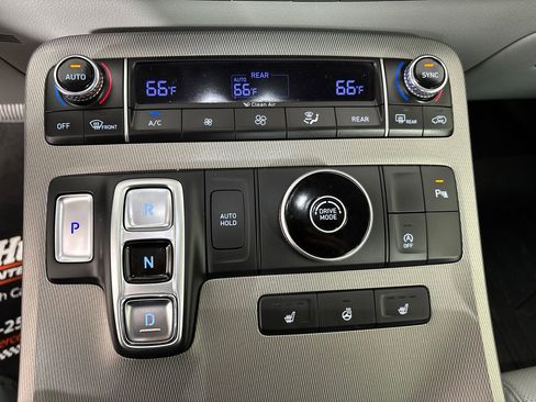 Used 2022 Hyundai Palisade SEL w/ Premium Package FWD image 16
