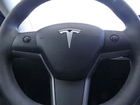 Used 2023 Tesla Model 3 Standard Range image 19
