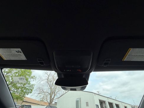 Used 2025 Chevrolet Equinox EV LT w/ Convenience Package FWD image 22