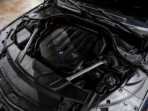 Used 2019 BMW 740i xDrive w/ Executive Package image 49