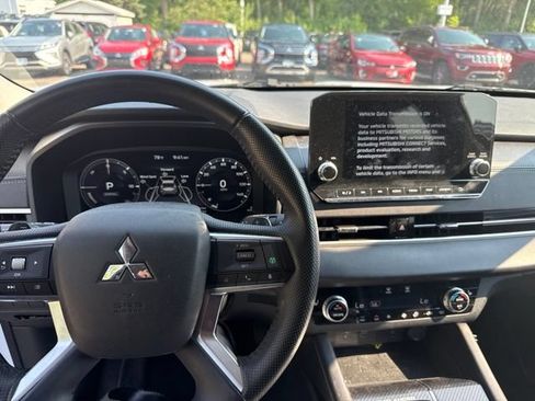 Used 2024 Mitsubishi Outlander SEL AWD/4WD image 13