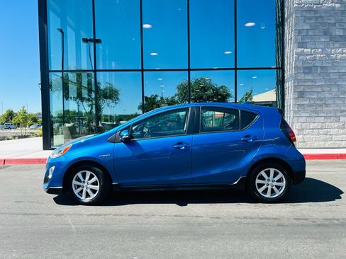 Used 2017 Toyota Prius C Two FWD image 27