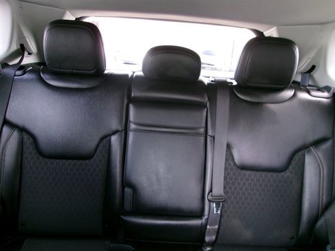 Used 2019 Jeep Compass Latitude w/ Popular Equipment Group image 20