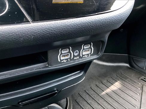Used 2021 Chrysler Pacifica Touring w/ S Appearance Package FWD image 31