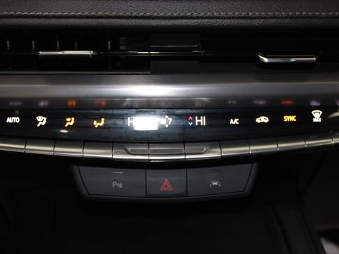 Used 2024 Cadillac XT4 Premium Luxury image 51