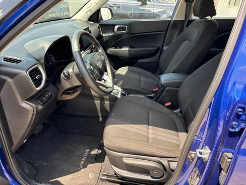 Used 2020 Hyundai Venue SEL w/ Convenience Package FWD image 18