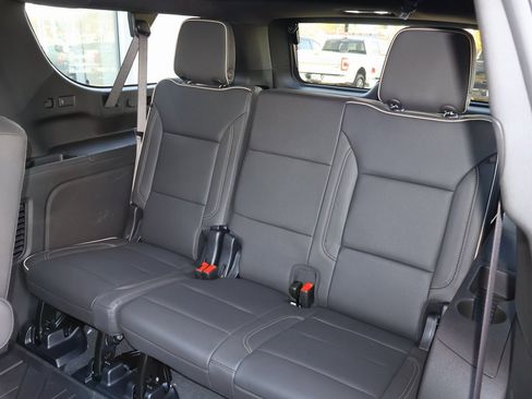 New 2025 Chevrolet Suburban Premier w/ Sun And Tow Package image 31