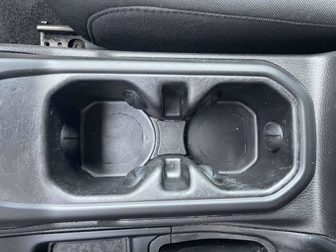 Used 2022 Jeep Wrangler Sport AWD/4WD image 18