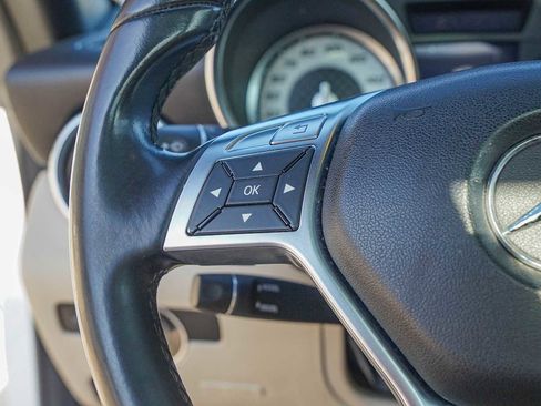 Used 2015 Mercedes-Benz SLK 250 w/ Premium Package image 13