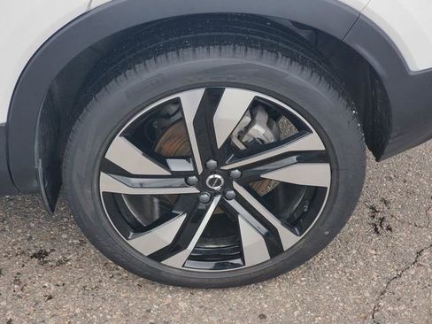 Certified 2025 Volvo XC40 B5 Ultra w/ Protection Package Premier AWD/4WD image 7