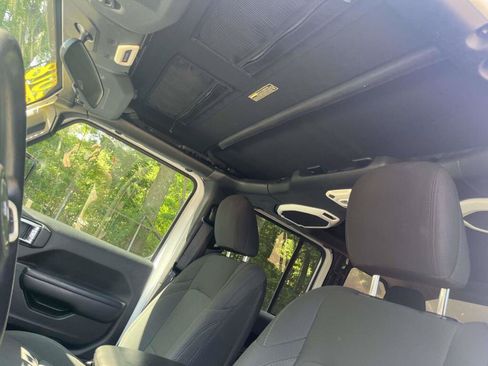 Used 2018 Jeep Wrangler Unlimited Sport AWD/4WD image 5
