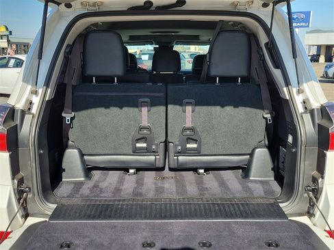 Used 2016 Lexus LX 570 4WD w/ Luxury Package image 12